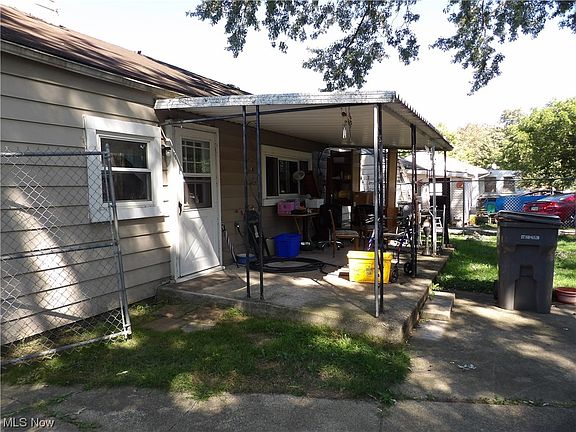 3rd image of 1665 Thalia Ave