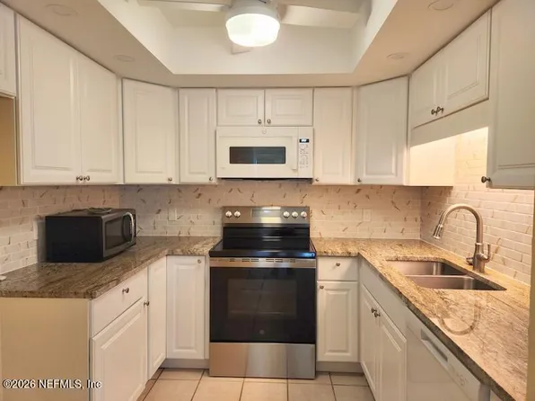 1004 DEFENDER Court W #1004, Jacksonville, FL 32233