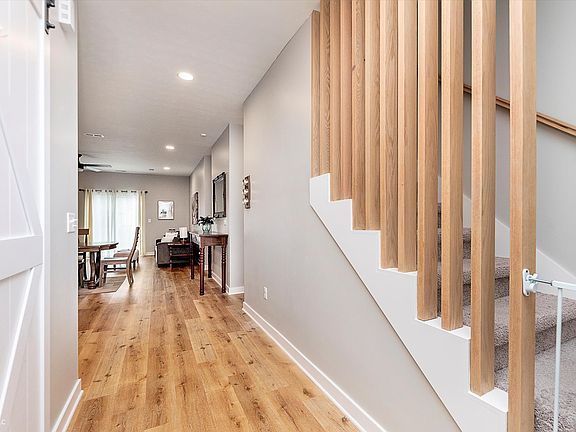 3rd image of 1035 Wendover Ave