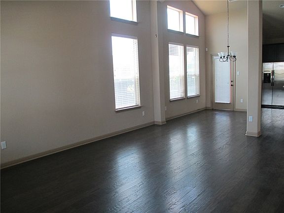 3rd image of 12500 Charlies Ln