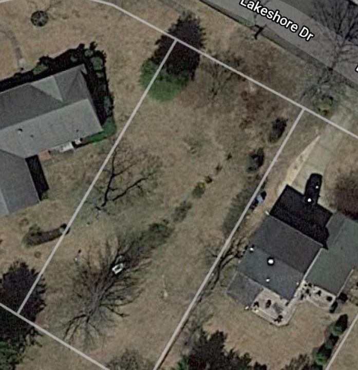 1st image of 236 Lakeshore Dr