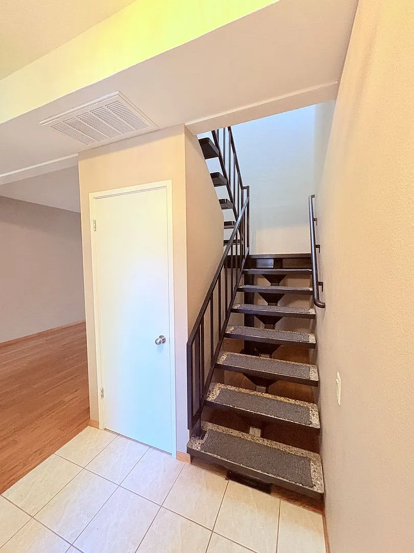 5106 Griffin Oaks Ln - Sacramento 95841 — Photo 2