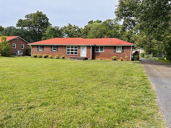 3rd image of 313 Crestwood Dr