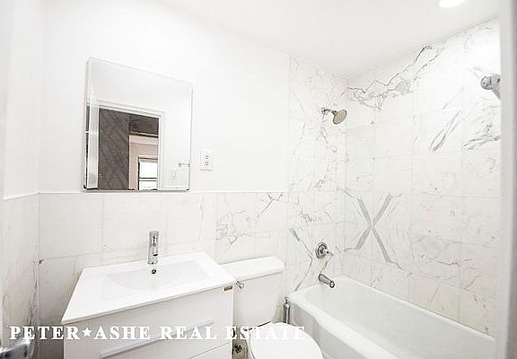 4th image of 149 E 62nd St APT 4A