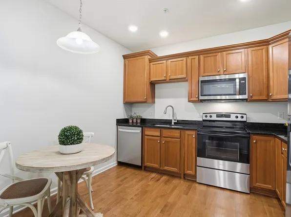 422 John Mahar Hwy Unit 103, Braintree, MA 02184