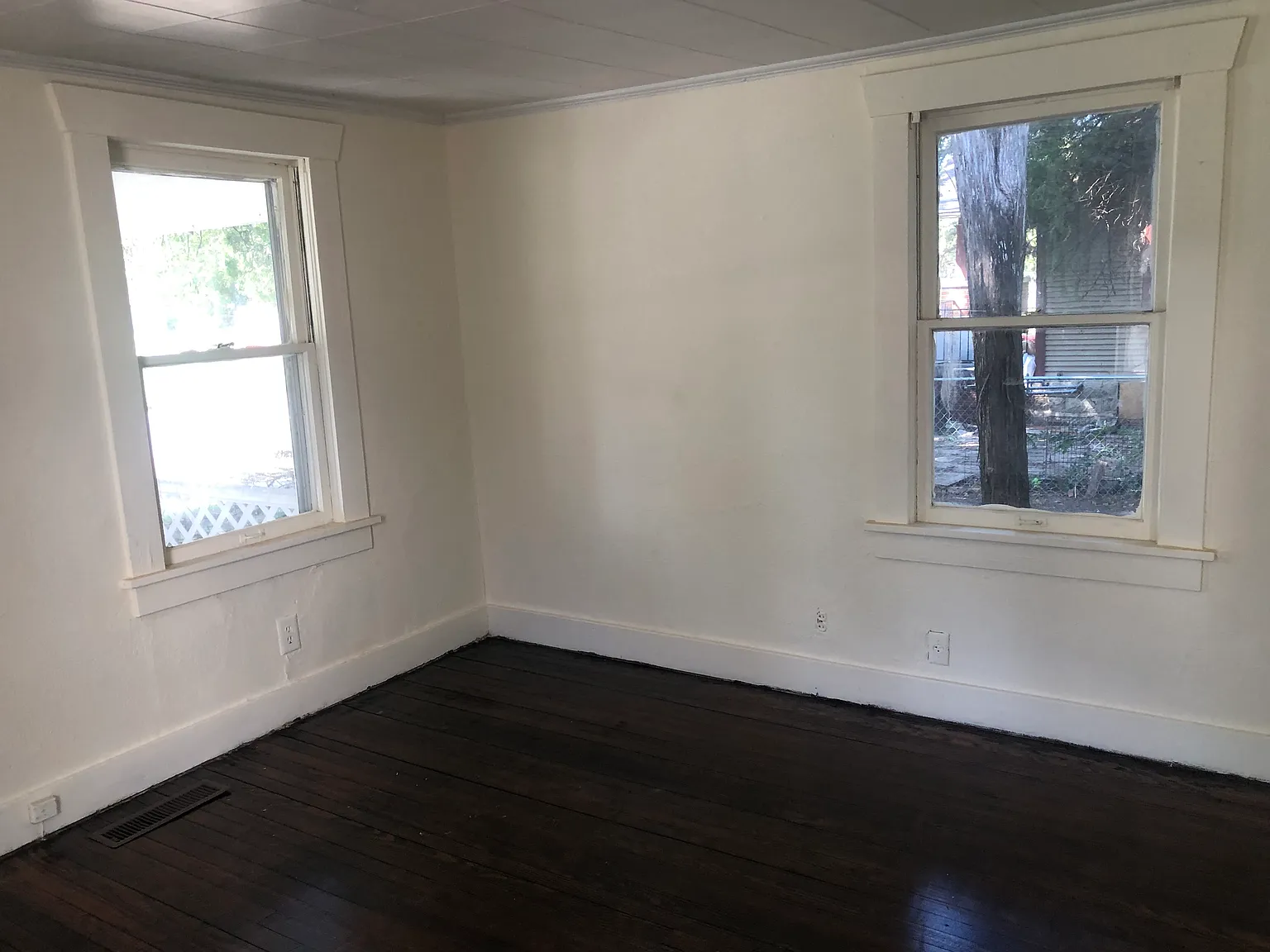 2104 S Water St — Photo 2