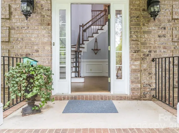 4415 Everclear Ct, Charlotte, NC 28216