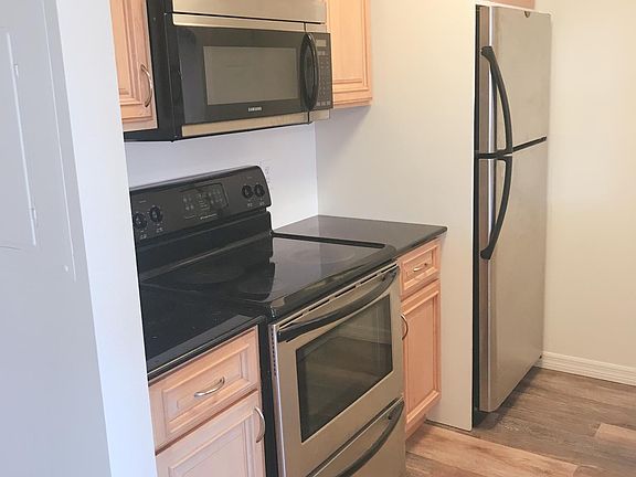 5th image of 1000 W Horatio St APT 307