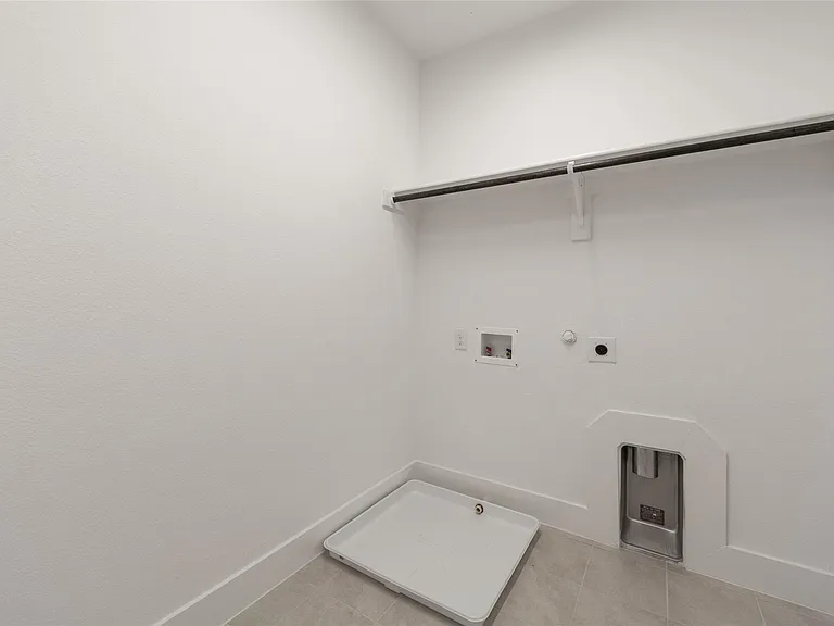 1059 Maverick Dr — Photo 25