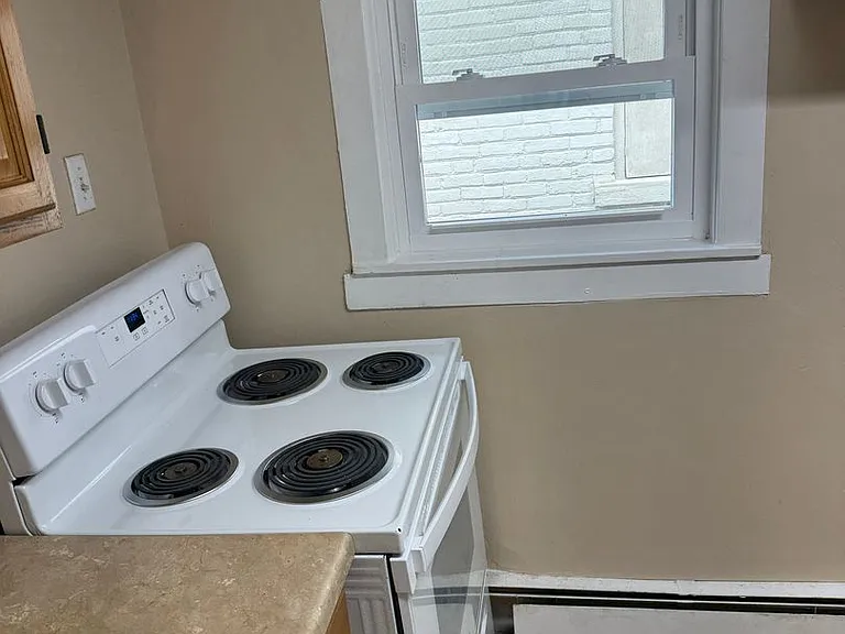328 W Broad St — Photo 7