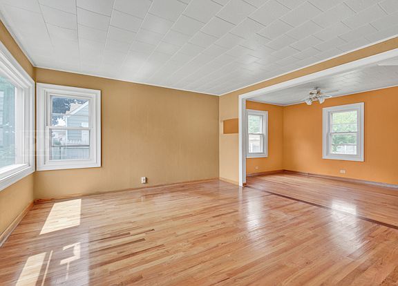 3rd image of 256 Dewey Ave