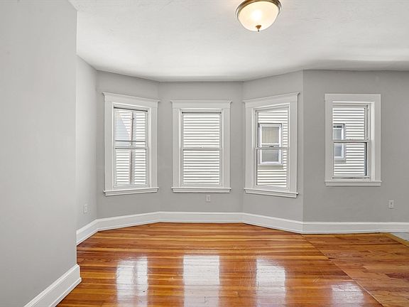 5th image of 32 Millet St Floor 2