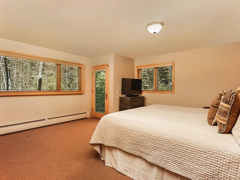 2076 Faraway Rd — Photo 14