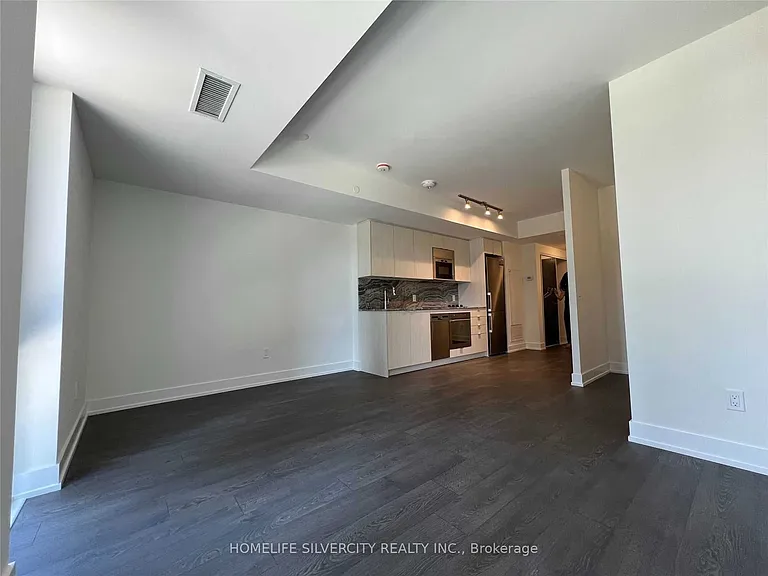 5 Mabelle Ave #234 — Photo 3