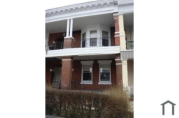 Building Photo - 5502 Walnut St #2