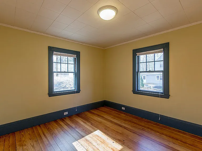 1 Beech St — Photo 4
