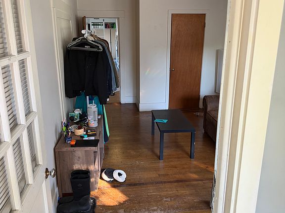 4th image of 20 Chapin St #1