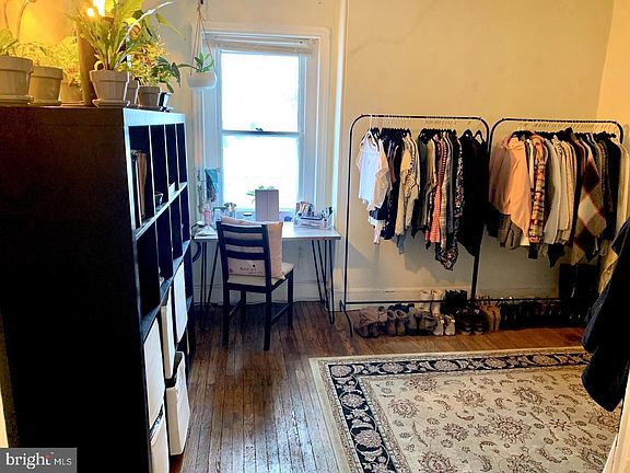 5th image of 419 Green Ln APT 3