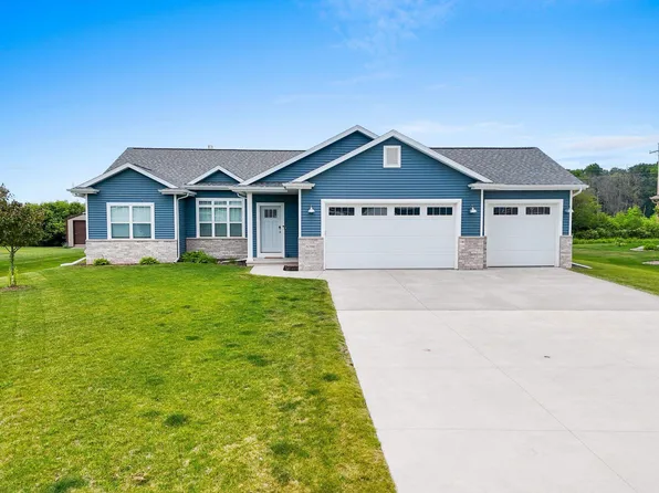 N7991 Old Pond Ct, Sherwood, WI 54169