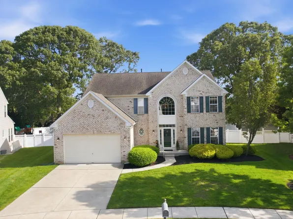 26 Crossing Dr, Linwood, NJ 08221