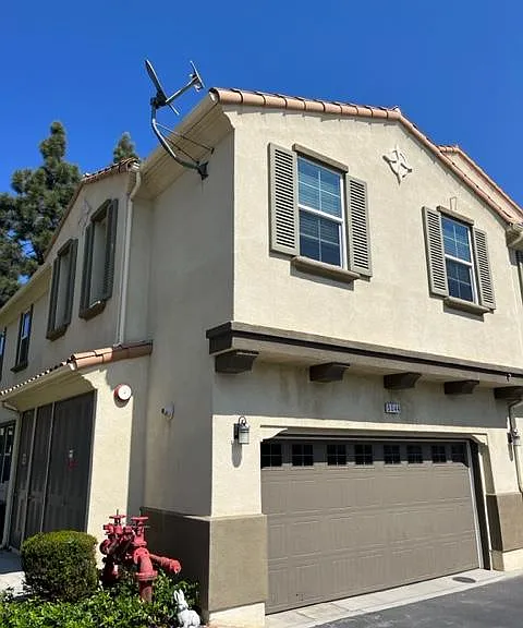 5044 Verdugo Way — Photo 3