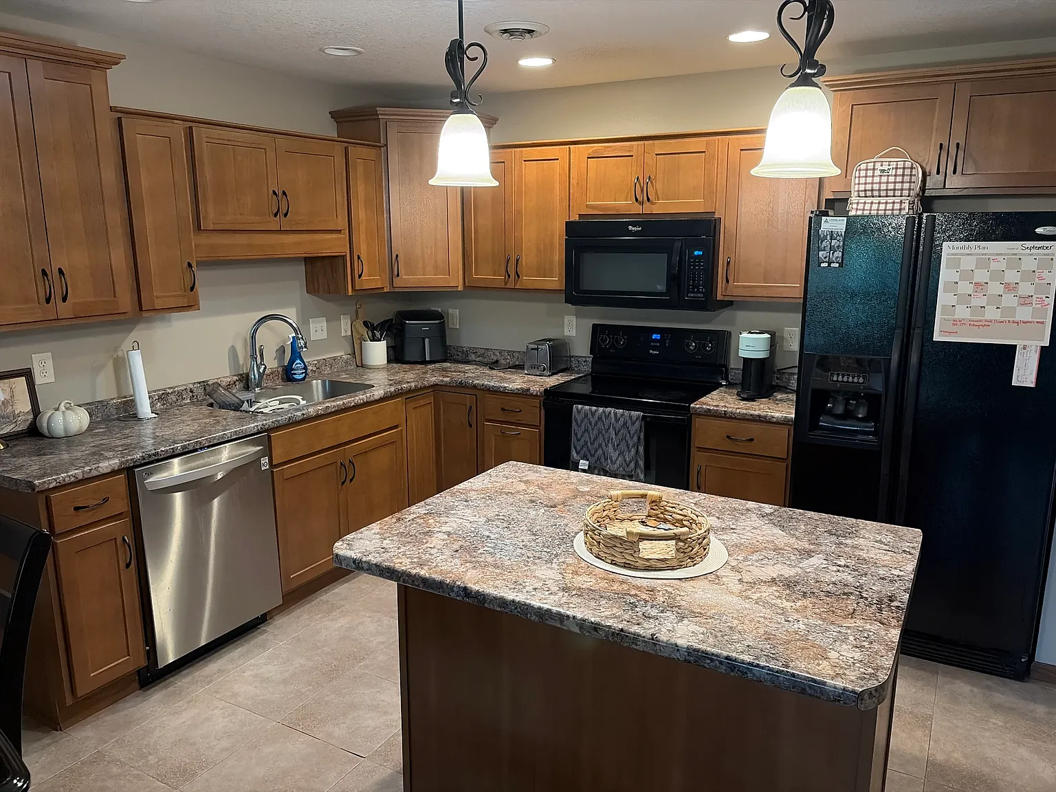 2 bed, $1,600 — Photo 3