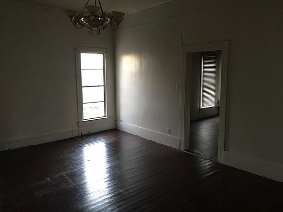 3rd image of 1163 Walnut Creek Dr