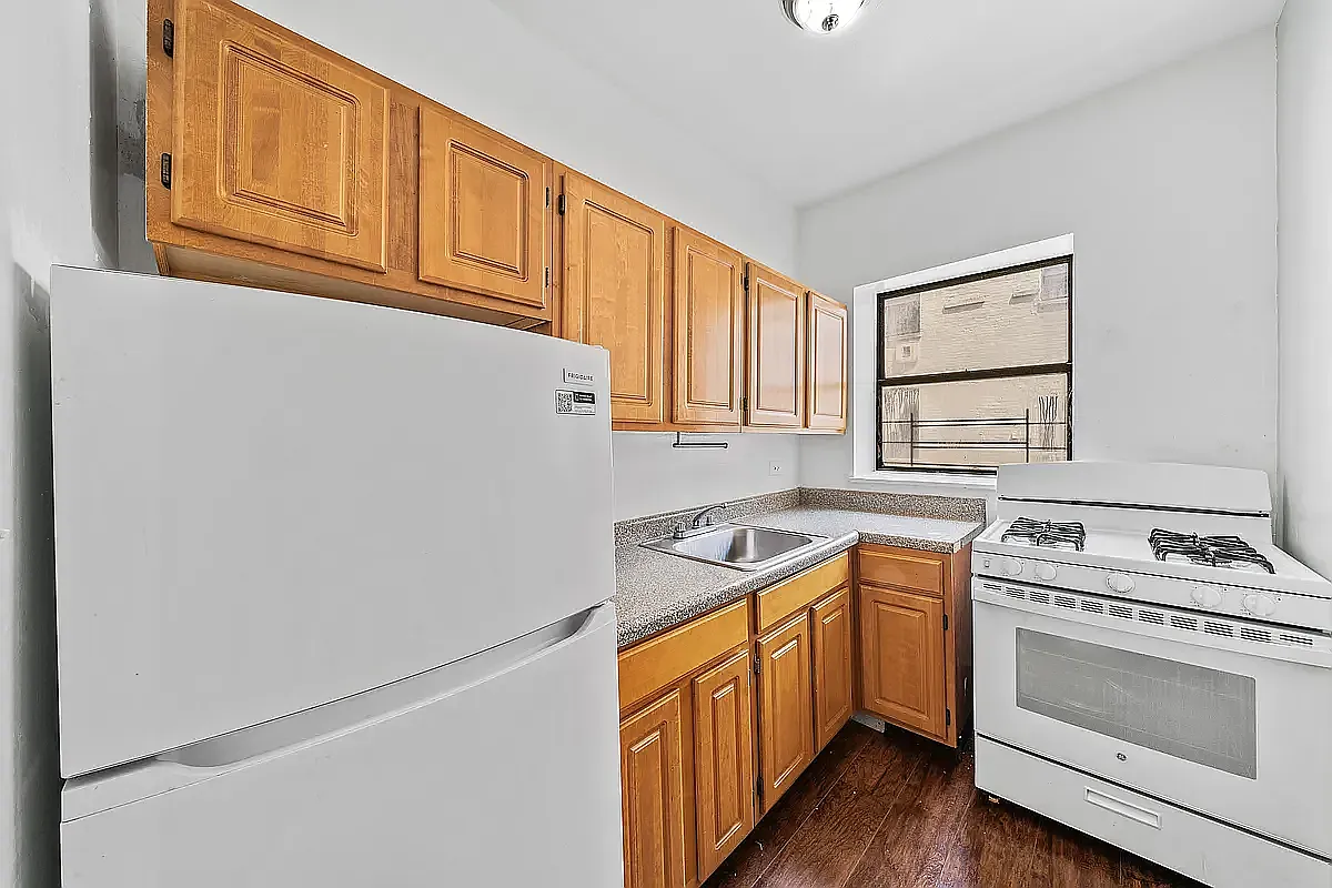707 Saint Nicholas's Avenue — Photo 2