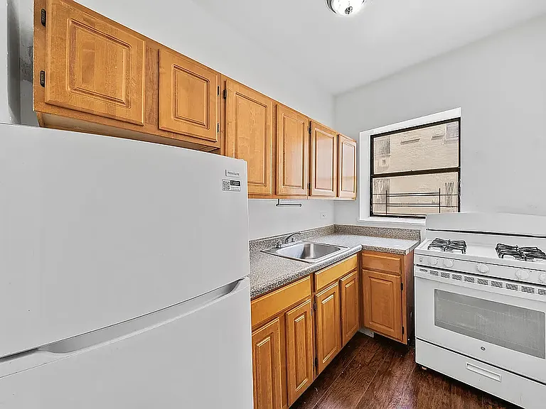 707 Saint Nicholas Ave #4A — Photo 2