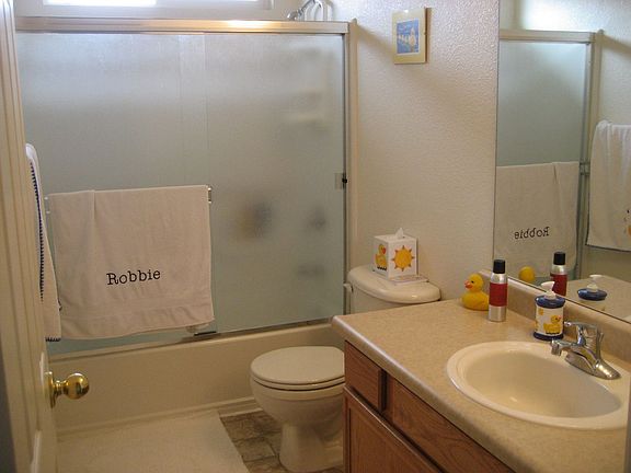 guest bath upstairs