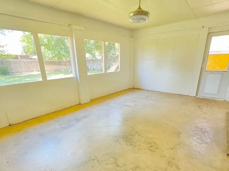 2032 Stonehenge Dr — Photo 12