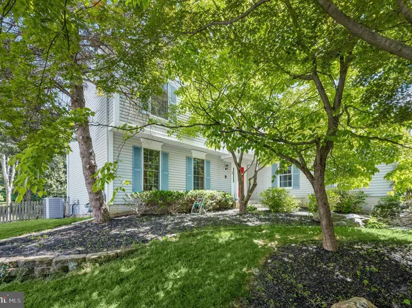 8 Dartmoor Ct, Olney, MD 20832