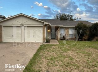 7604 Evergreen Dr, Watauga, TX 76148