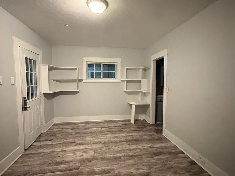 5886 Myrtle Ave #1/2 — Photo 6