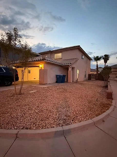 3 bed, 3.0 bath, 1824 sqft, $2,200 — Photo 2