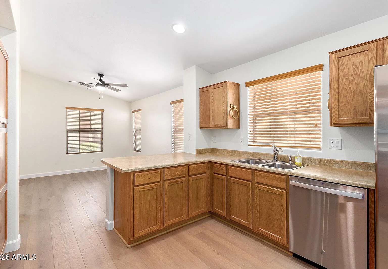 2 bed, 2.5 bath, 1460 sqft, $1,900 — Photo 4