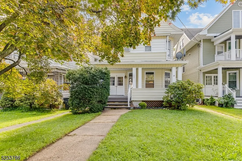 125 Main St
