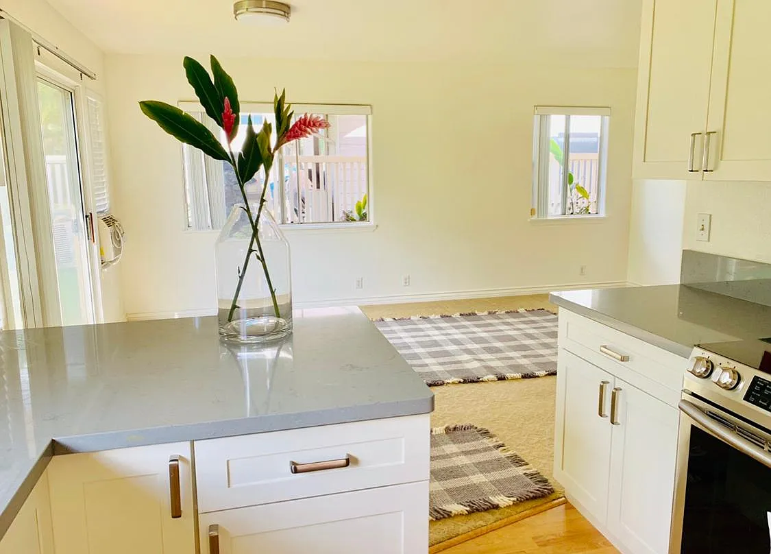 3 bed, 2.5 bath, 1950 sqft, $3,800 — Photo 2