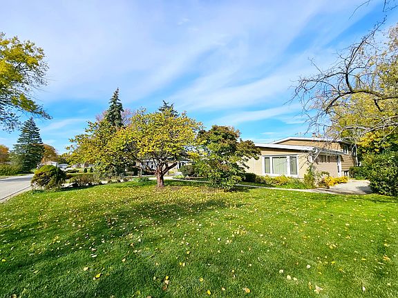 3rd image of 3114 Greenbriar Dr