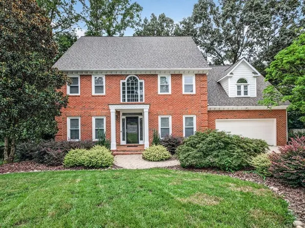 2700 Red Gate Ct, Jamestown, NC 27282