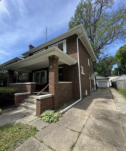 1119 S Macarthur Blvd — Photo 2