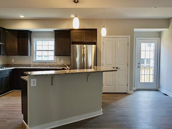 4th image of 5805 Deer Lake Ln