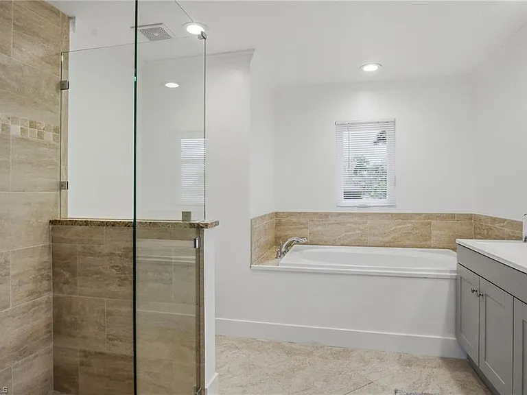 455 Bayside Ave — Photo 13