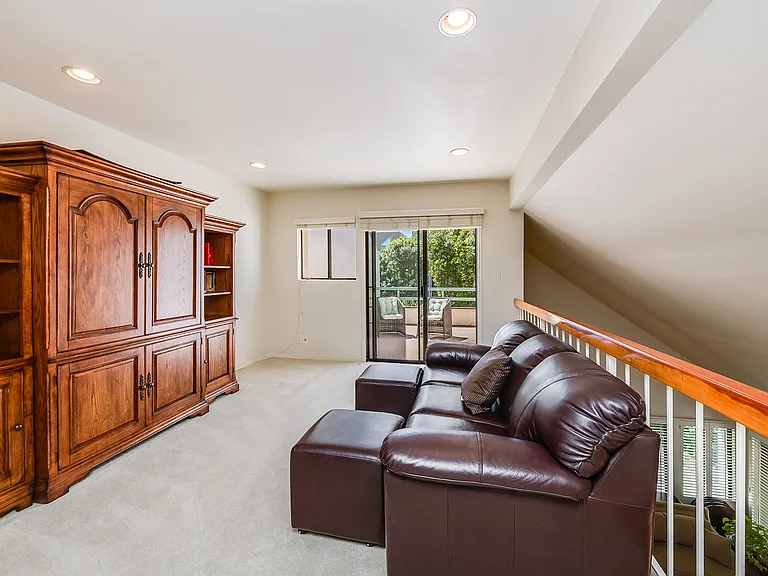 18731 Hatteras St #26 — Photo 9