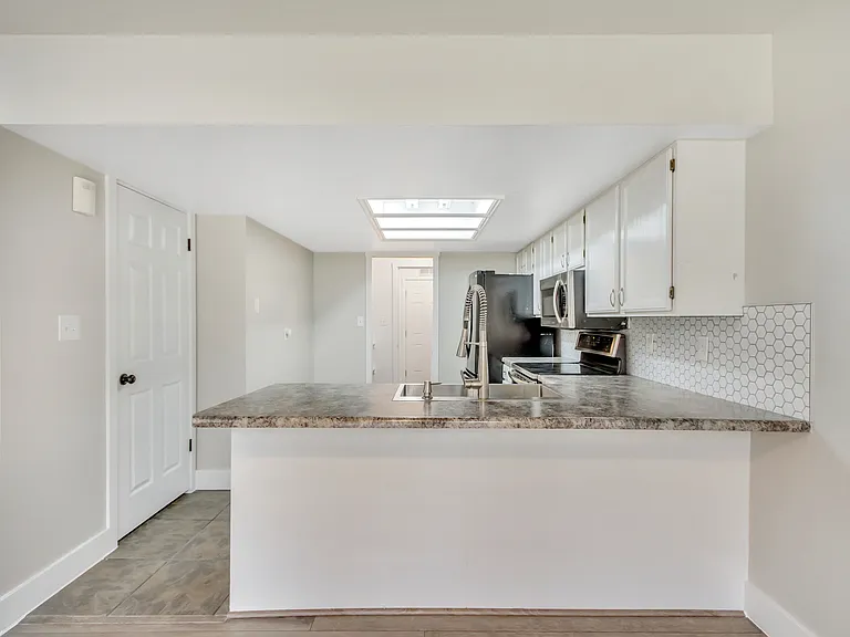 683 Seymore Dr — Photo 11