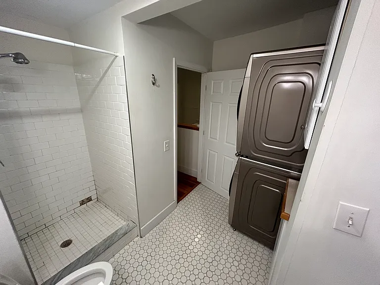 47 Russell St #1 — Photo 16