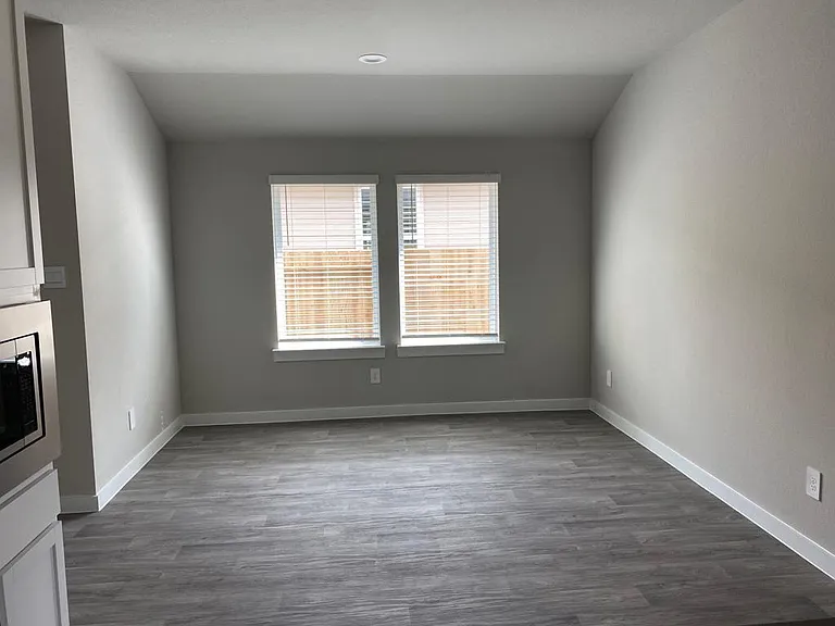 2808 Gunnersbury Dr — Photo 8