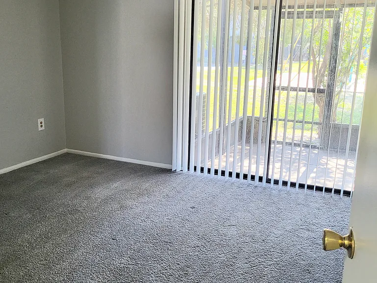 The Pines Apartments — Photo 15