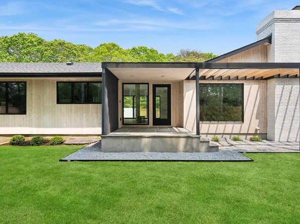 54 Meeting House Road, Westhampton Beach, NY 11978