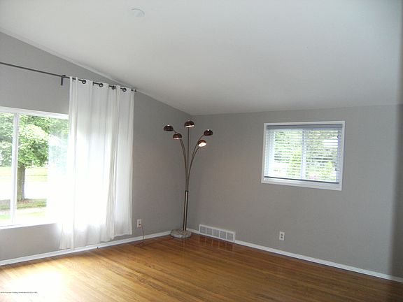 3rd image of 1315 N Foster Ave